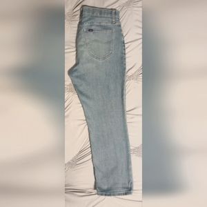 Lee women's stretchy slim fit cigarette mid-rise jeans. Size 12